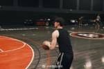 媒体人:我听说曾凡博会代表篮网出战NBA中国赛 预测双向合同有戏
